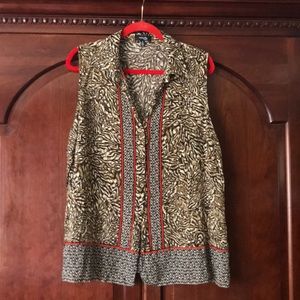 Sleeveless animal print button down shirt
